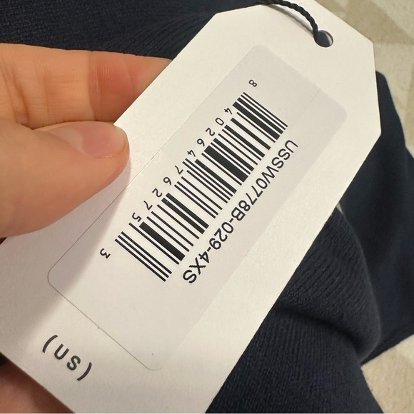 Universal standard navy blue crewneck sweater - Picture 2 of 2